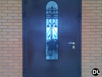 Двери входные со стеклом