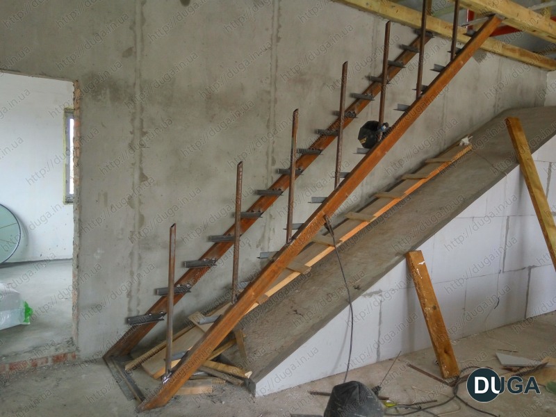 Монтаж лестницы в гараже