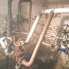Ремонт труб в подвале